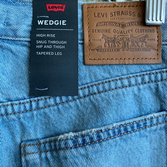 Wedgie Fit Jeans - Picture 7 of 8